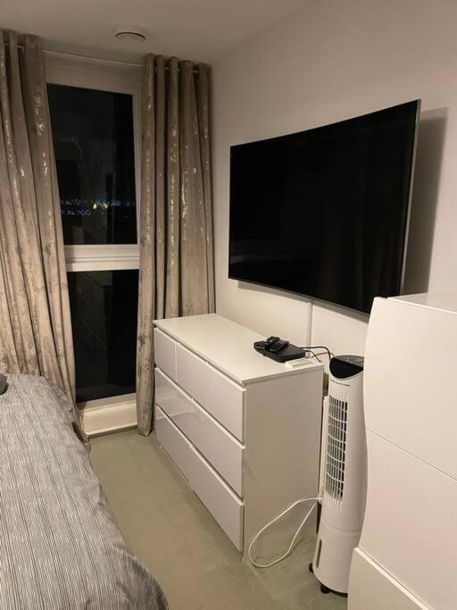 1 Bedroom Apartment Royal Docks London Exterior foto