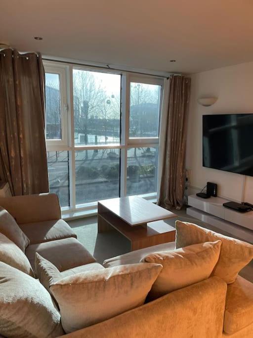 1 Bedroom Apartment Royal Docks London Exterior foto